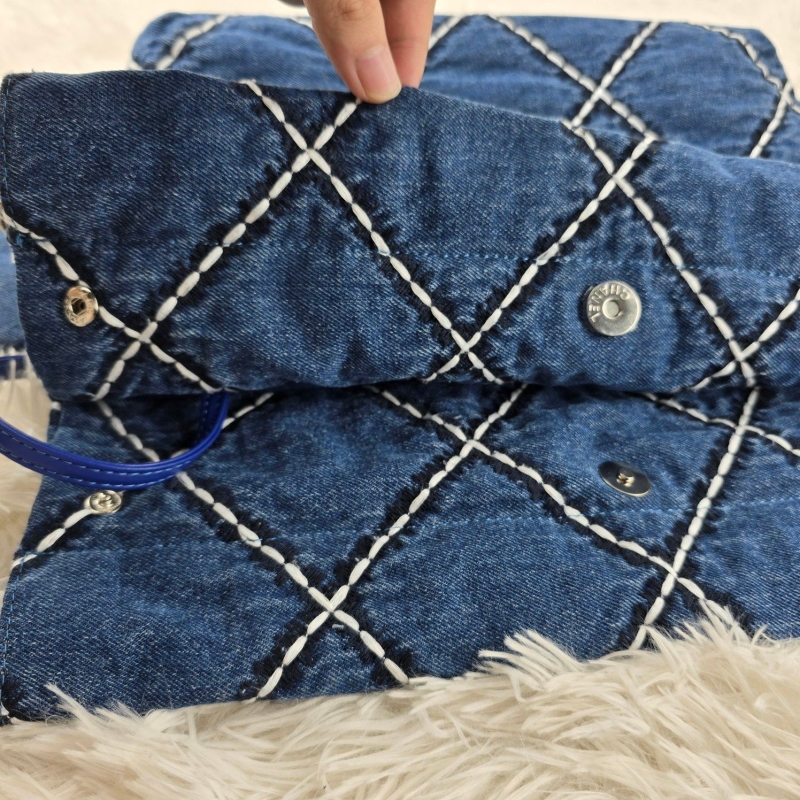 Ch**el hobo 22 bags